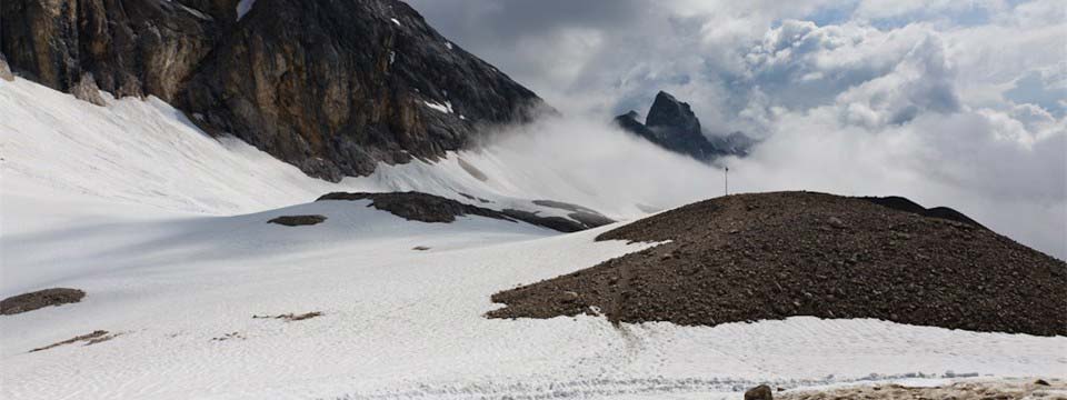Mountain landscape: javascript slider image